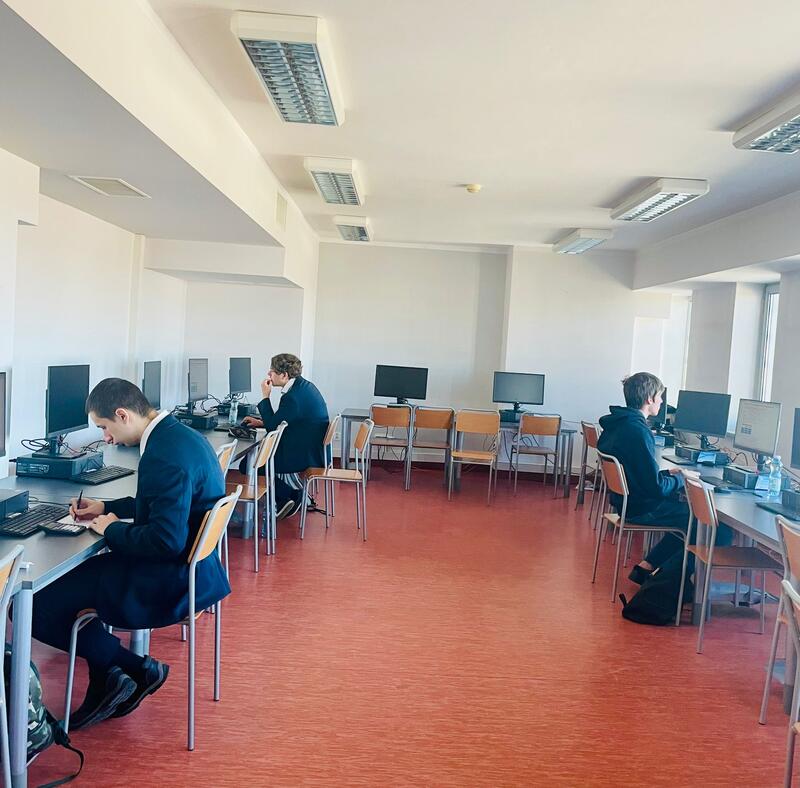 Powiększ obraz: Pierwszy etap Zawodów Centralnych X edycji Olimpiady Statystycznej